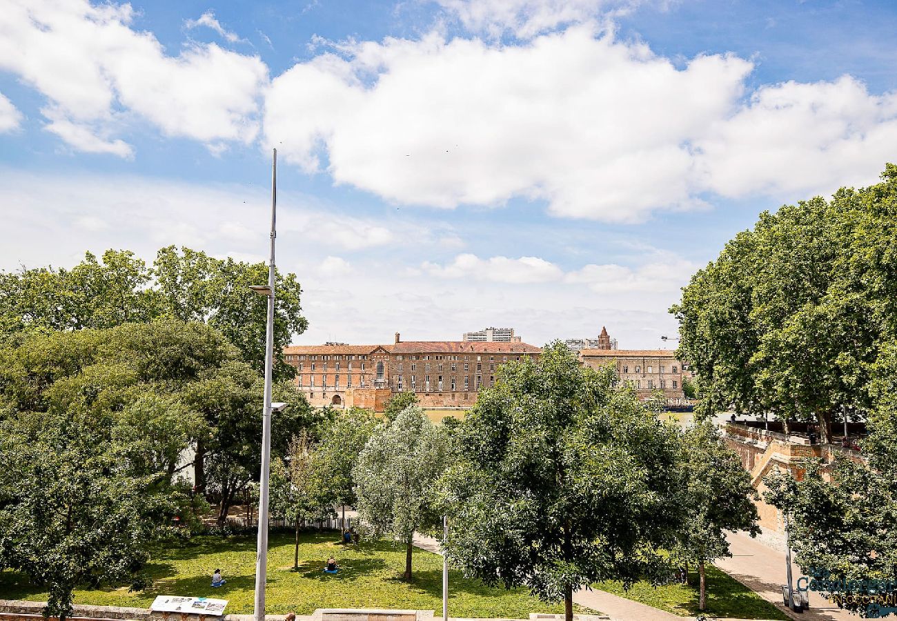 Apartment in Toulouse - ARTISTE · Vue sur quai de la Garonne - Hypercentre