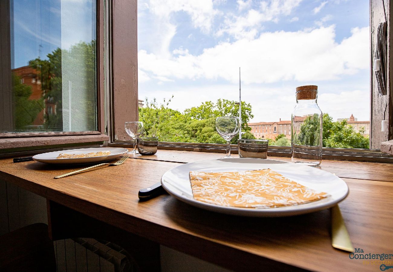 Apartment in Toulouse - ARTISTE · Vue sur quai de la Garonne - Hypercentre