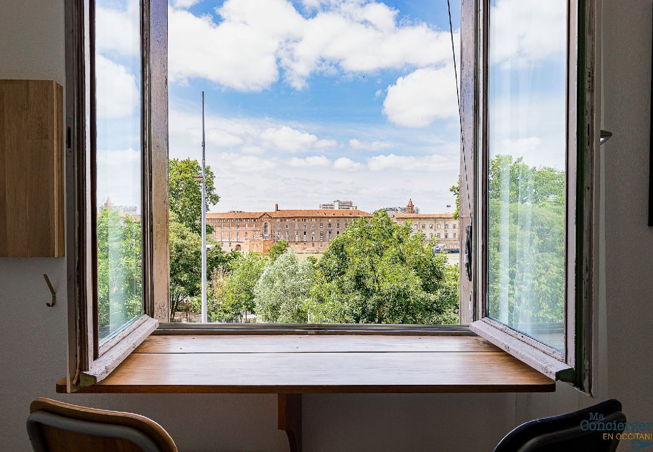 Apartment in Toulouse - ARTISTE · Vue sur quai de la Garonne - Hypercentre