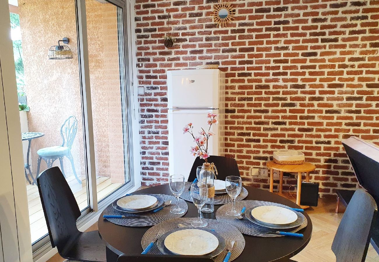 Apartment in Toulouse - HIPPODROME · Piscine - Parking Free -  Métro