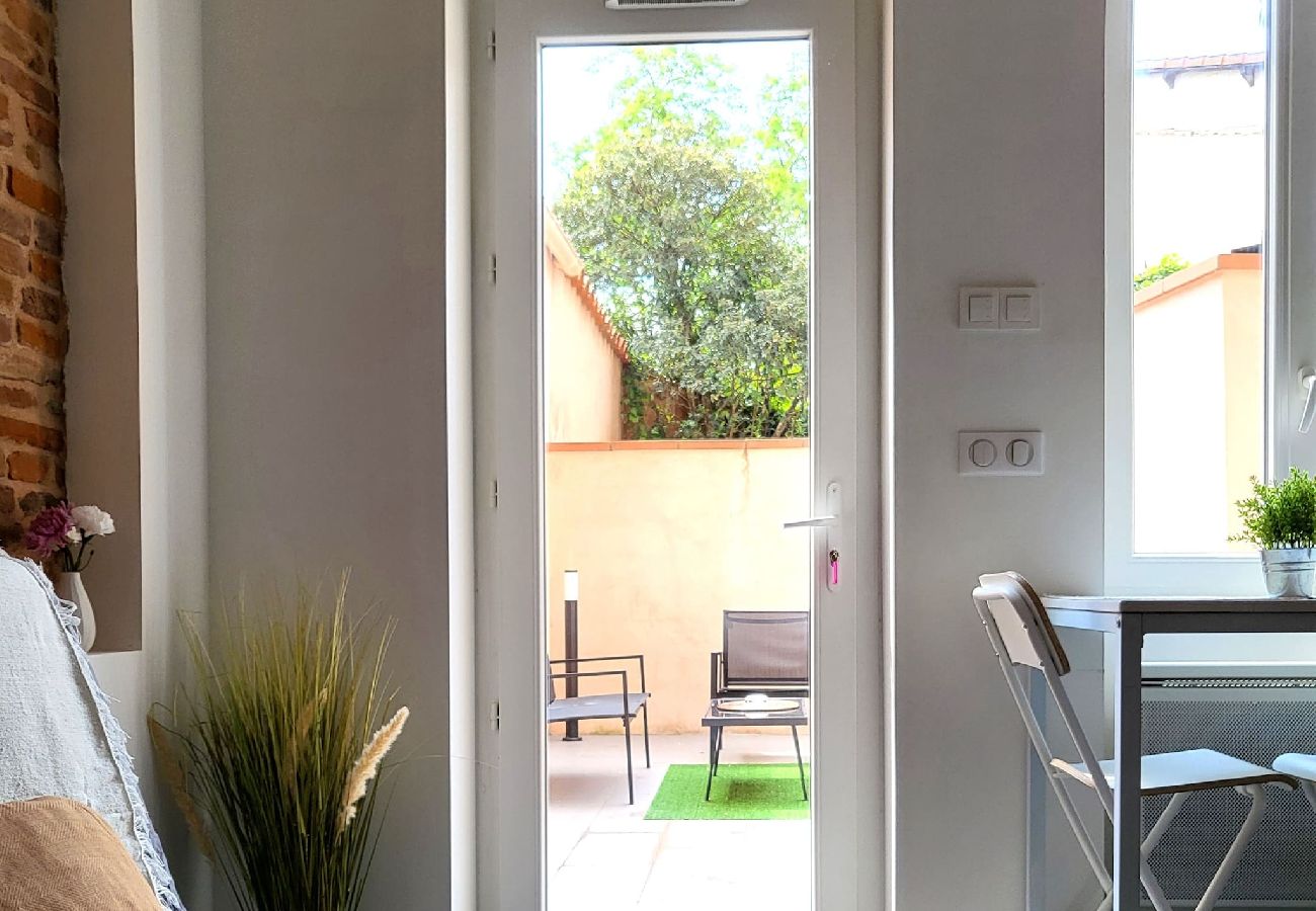 Studio in Toulouse - PROVIDENCE · Terrasse privée - Proche Gare SNCF