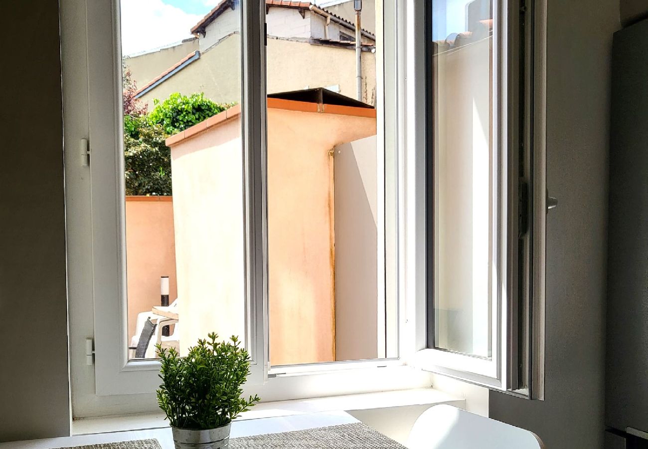 Studio in Toulouse - PROVIDENCE · Terrasse privée - Proche Gare SNCF