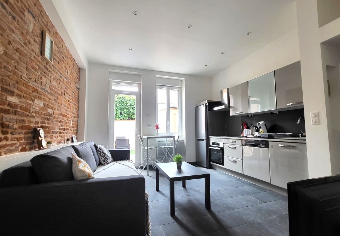 Studio in Toulouse - PROVIDENCE · Terrasse privée - Proche Gare SNCF