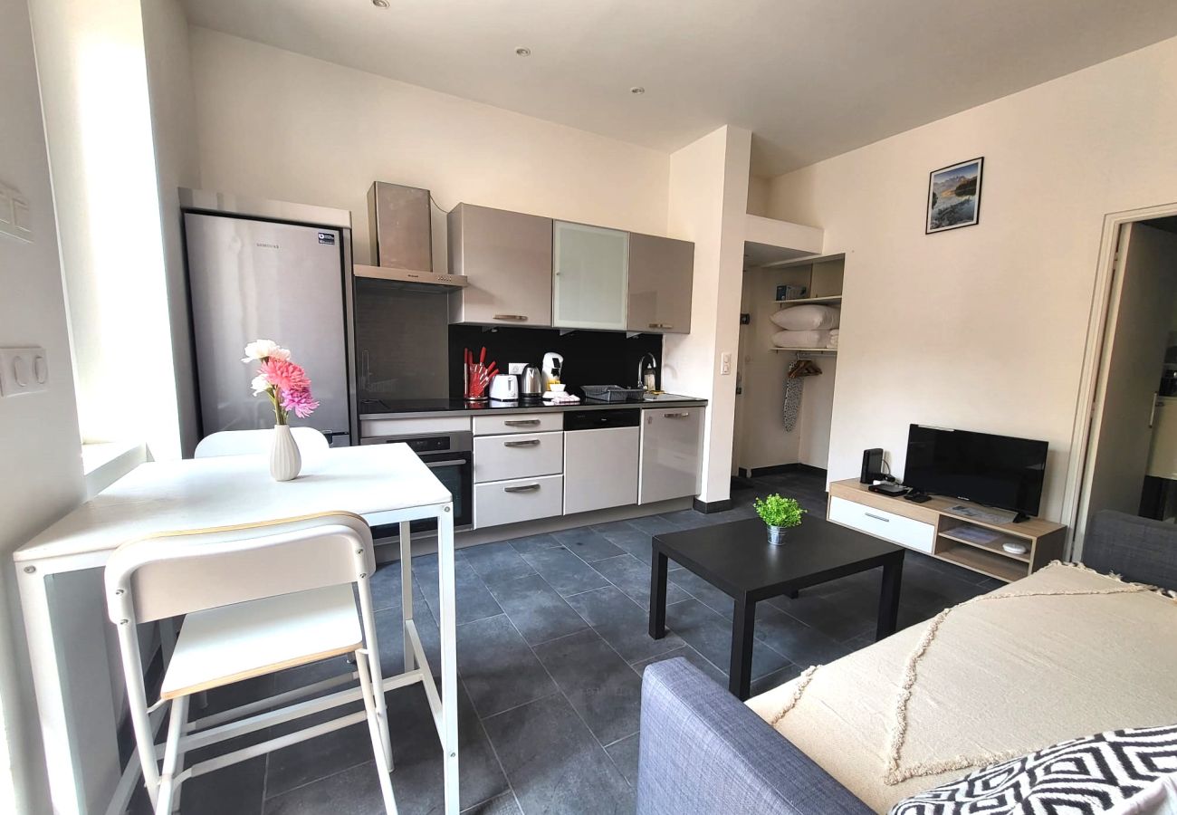 Studio in Toulouse - PROVIDENCE · Terrasse privée - Proche Gare SNCF