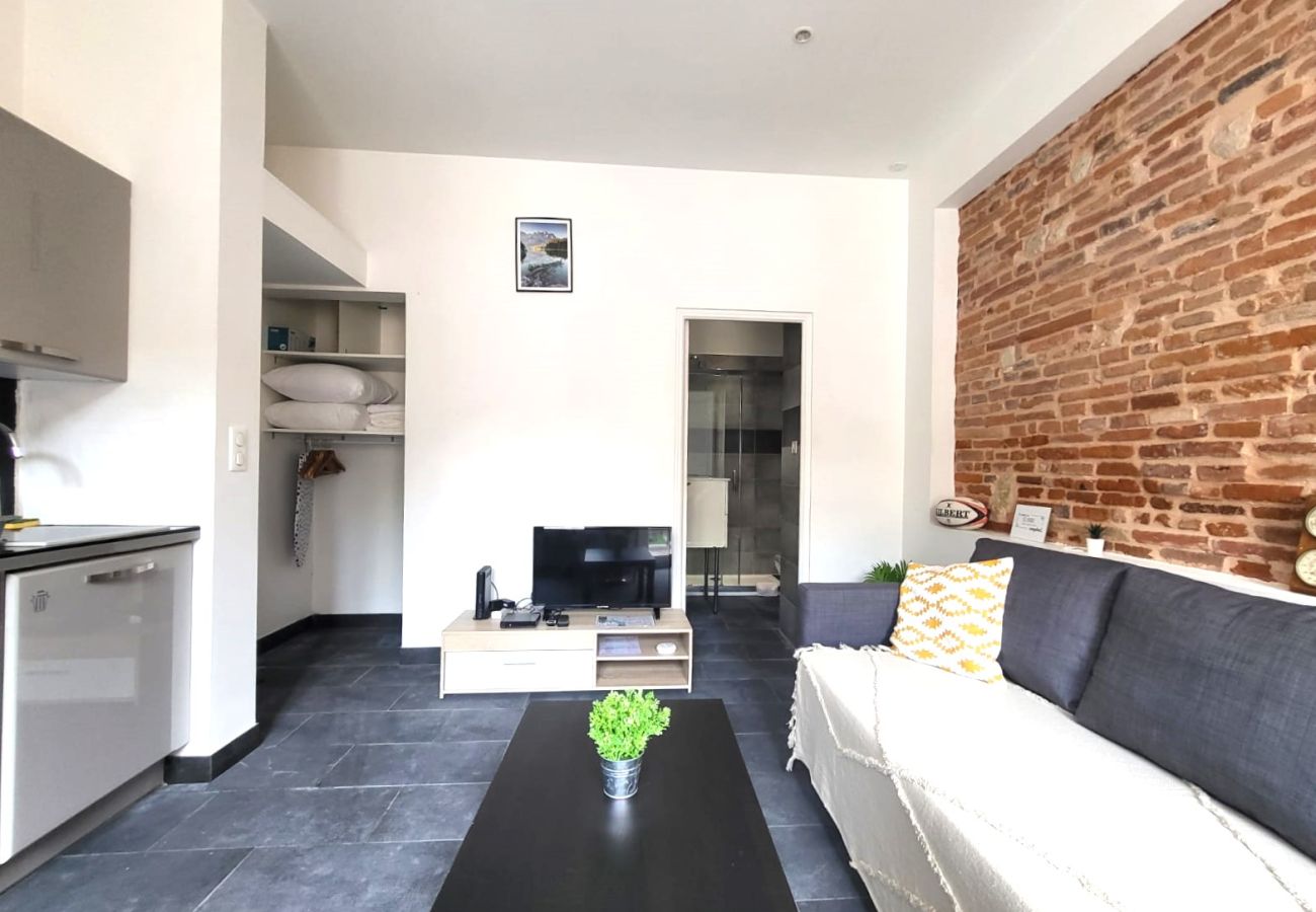 Studio in Toulouse - PROVIDENCE · Terrasse privée - Proche Gare SNCF