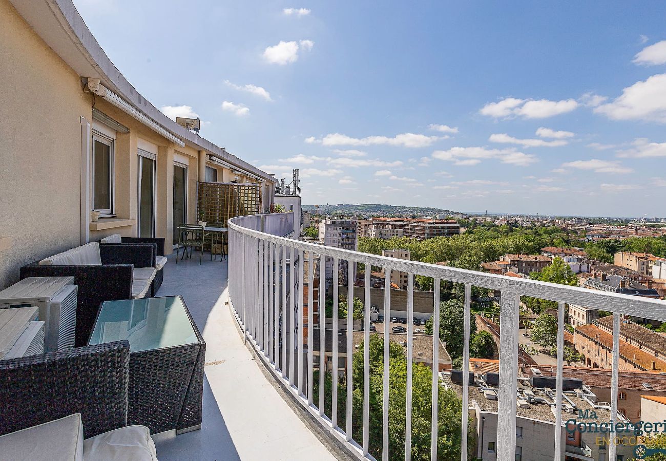 Apartment in Toulouse - MONTAUDRAN · Place Dupuy - Vue panoramique -Métro