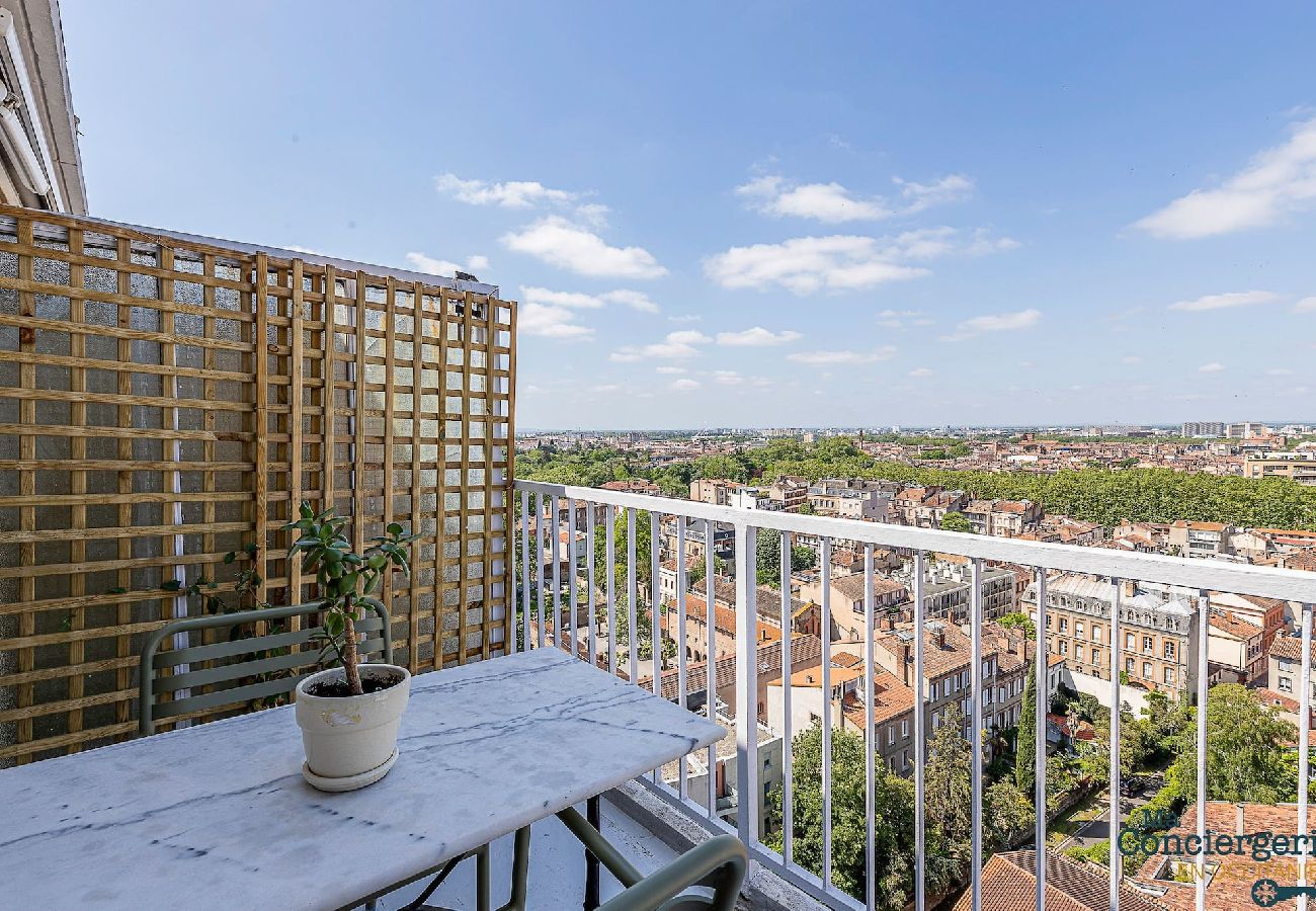 Apartment in Toulouse - MONTAUDRAN · Place Dupuy - Vue panoramique -Métro