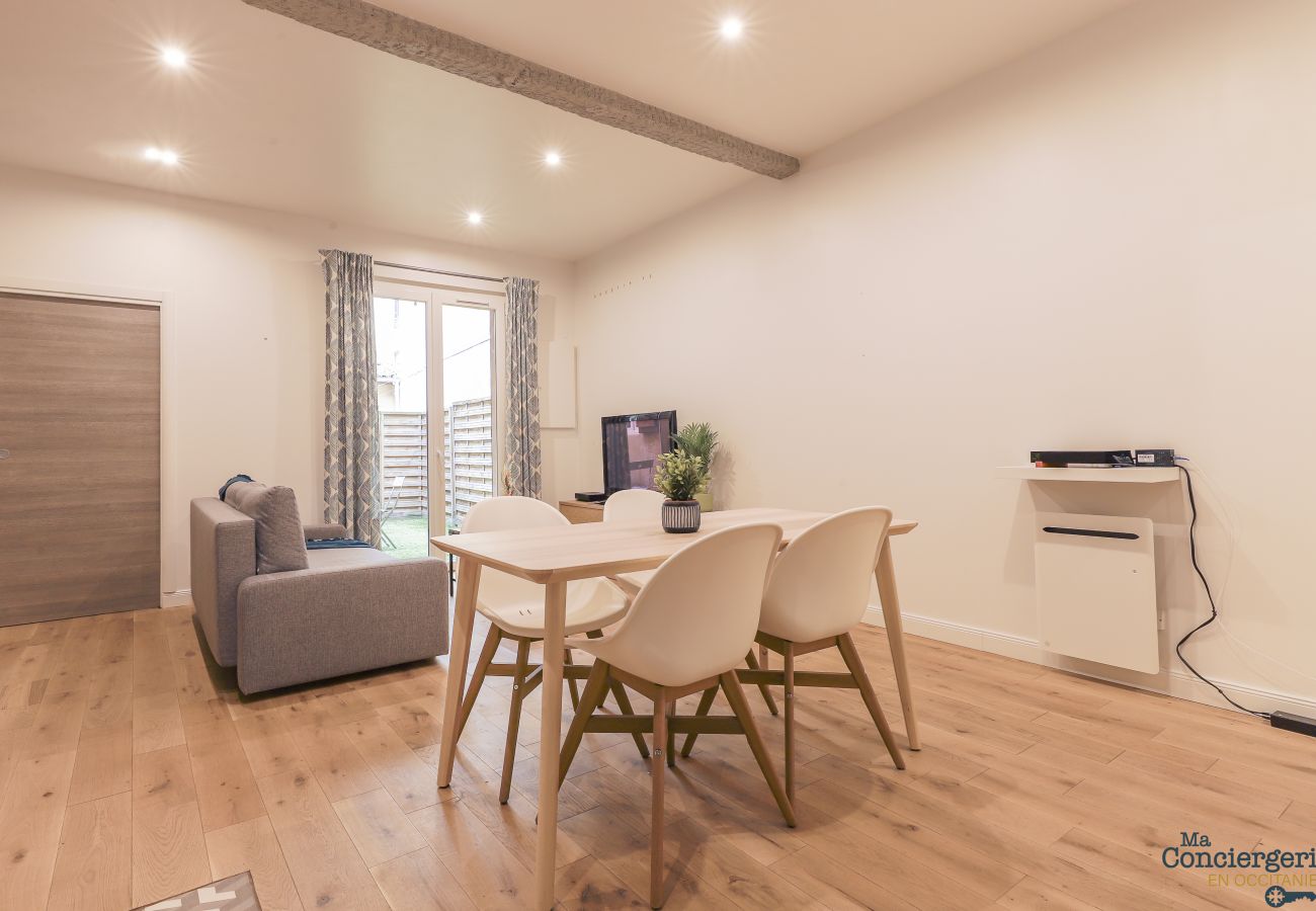 Apartment in Toulouse - PARGA17 - Hypercentre - Place St-Pierre - Terrasse