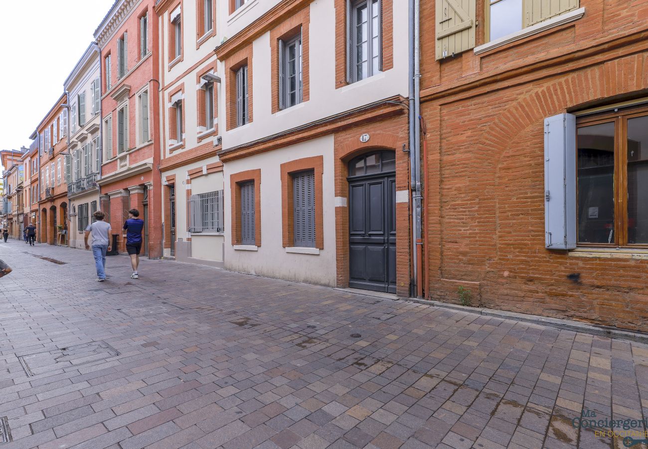 Apartment in Toulouse - PARGA17 - Hypercentre - Place St-Pierre - Terrasse