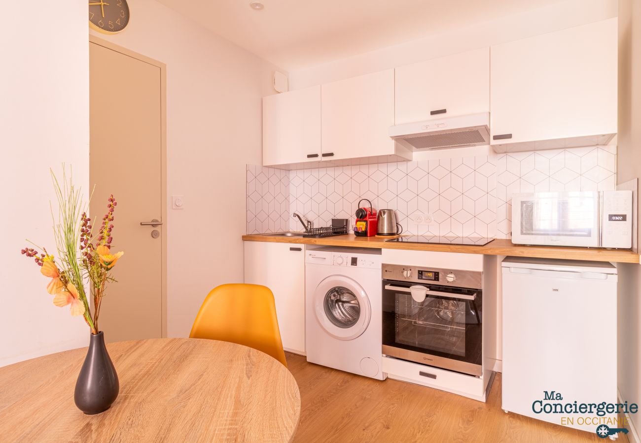 Apartment in Toulouse - CHARLES - Hypercentre -St Sernin - Métro