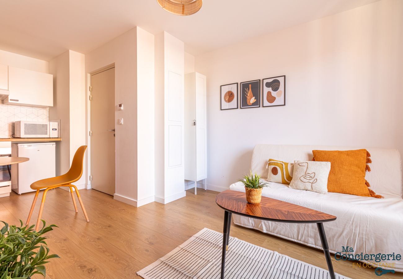 Apartment in Toulouse - CHARLES - Hypercentre -St Sernin - Métro