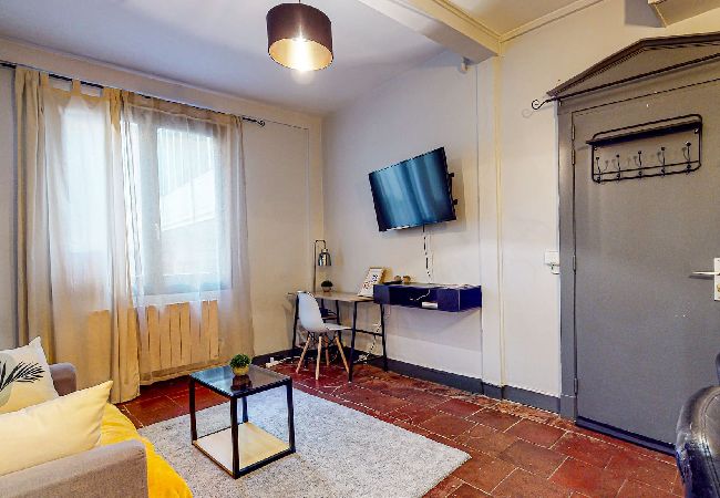 Appartement à Toulouse - COUTELIERS · Hypercentre Carmes - Métro à 4min