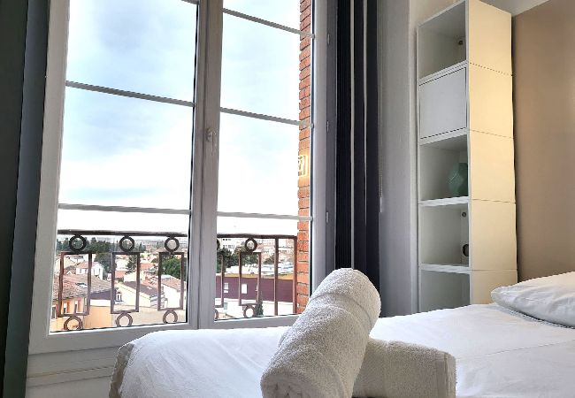 Appartement à Toulouse - FAC 4 · Tram au pied l'immeuble- Parking free - mé