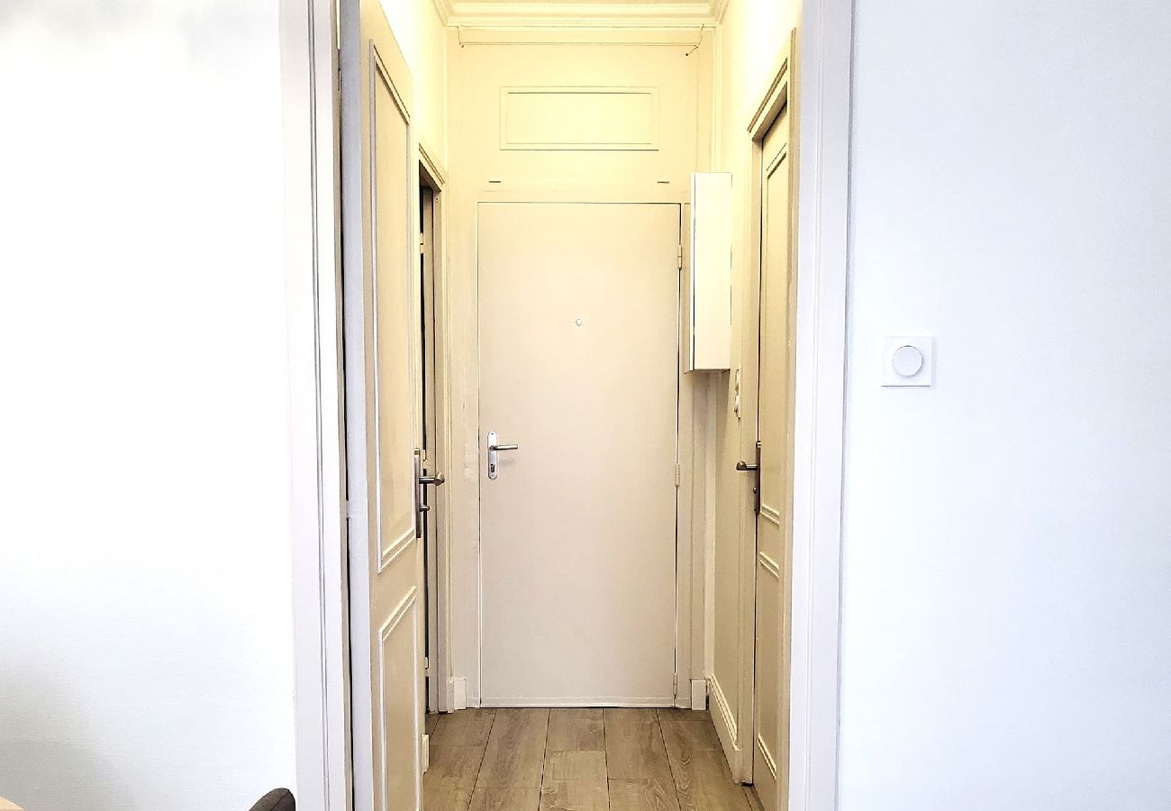 Appartement à Toulouse - FAC 4 · Tram au pied l'immeuble- Parking free - mé