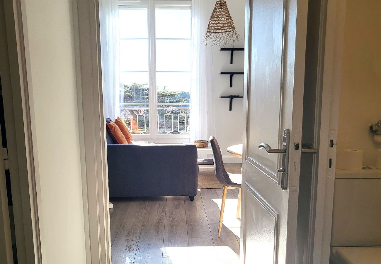 Appartement à Toulouse - FAC 4 · Tram au pied l'immeuble- Parking free - mé