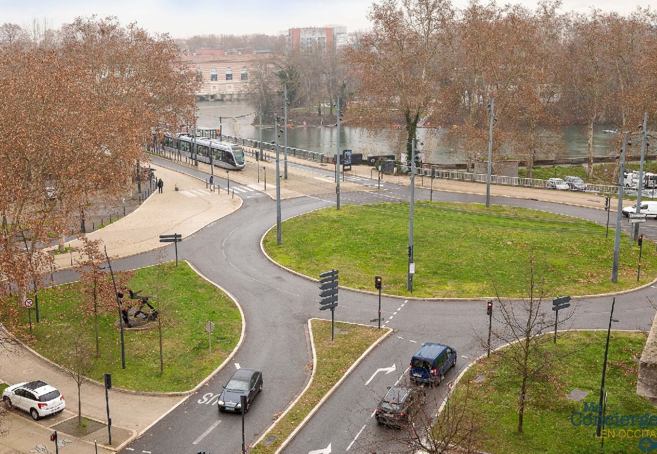 Appartement à Toulouse - FAC 5 · Tram/métro vue Garonne Parking